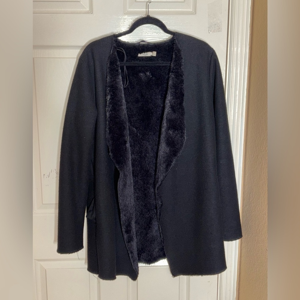 UGG Abriana Black Fleece Faux Fur Lined Shawl Cardigan Size Medium Women​​ - Picture 10 of 11